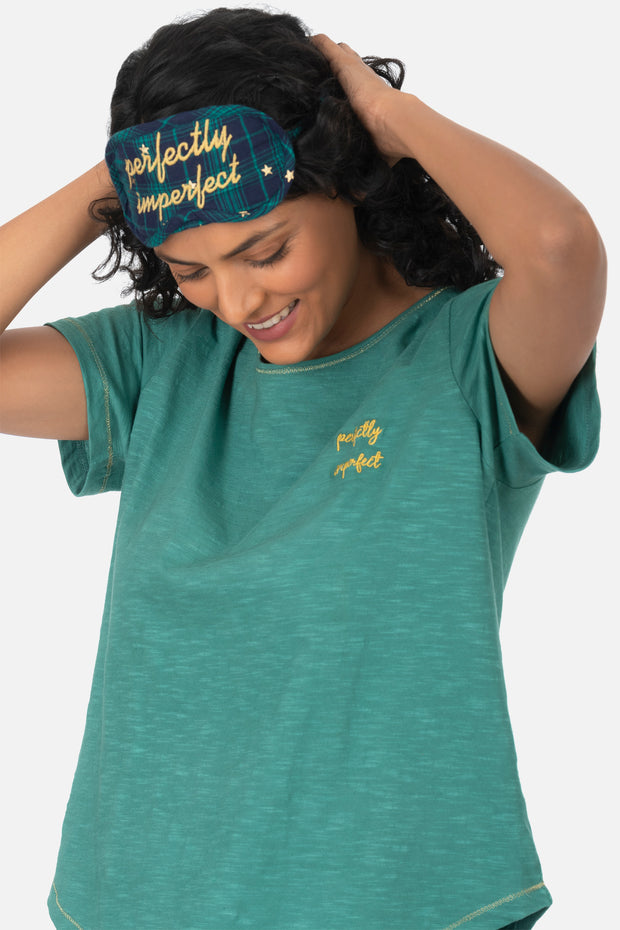 LIZ t-shirt with "Good vibes only" embroidery